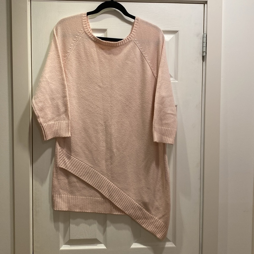 NY&COMPANY asymmetrical pale pink sweater